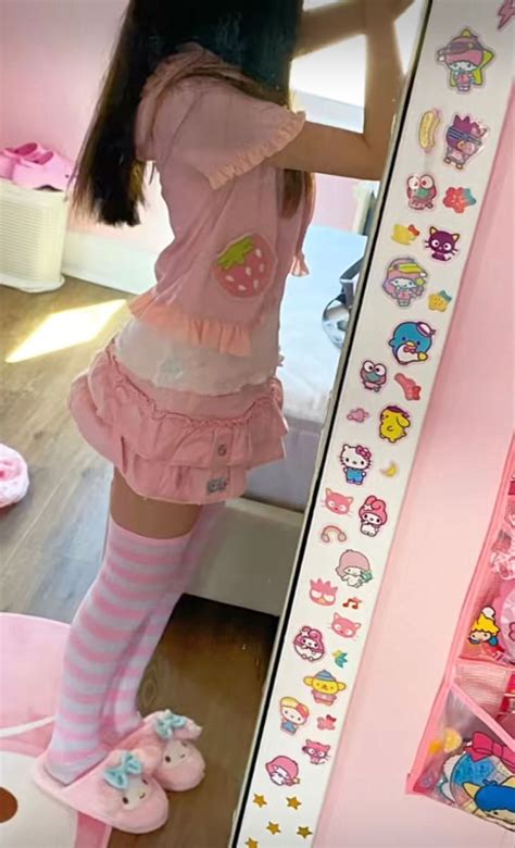 Strawberry outfit // Credits !!; tt - glo2sick, IG - cutiestrawbewi ...