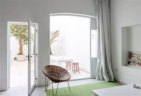 6 of the best Lisbon apartments to rent Lisbon Apartment, Apartment Chic, Apartment Design ...