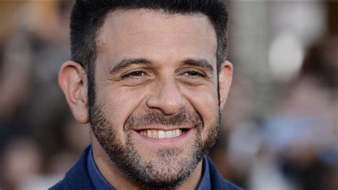 Adam Richman, 'Man v. Food' star, apologizes for 'inexcusable remarks' - ABC7 Los Angeles