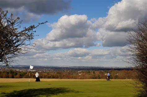 A photo slideshow of Epsom - Pictures of England