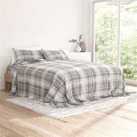 Buy Plaid 4-Piece Flannel Sheet Set | LINENS & HUTCH