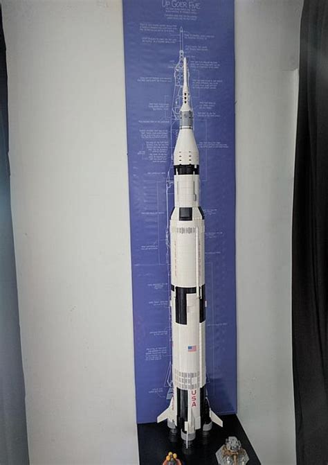 LEGO NASA Apollo Saturn V display ideas