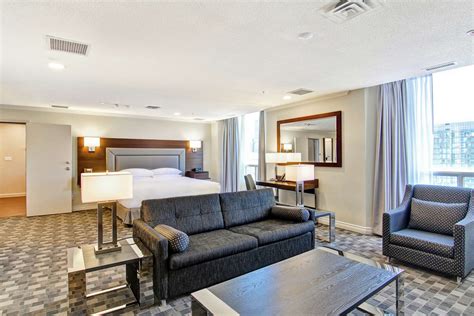 DoubleTree by Hilton Hotel Toronto Downtown, Toronto ON | Ourbis