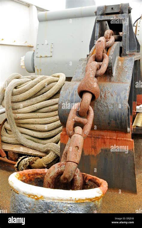 Ship Anchor Chain Stock Photos & Ship Anchor Chain Stock Images - Alamy