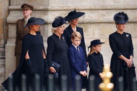 Queen Elizabeth’s Funeral Updates: The World Mourns | Vanity Fair