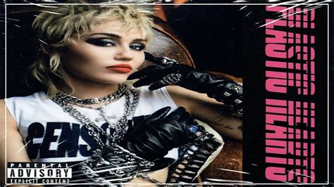 Miley Cyrus - Plastic Hearts Album CD Booklet 2020 - YouTube