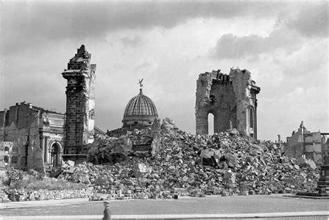 The Post-War Ruins of Dresden Through Rare Photographs, 1945 - Rare ...