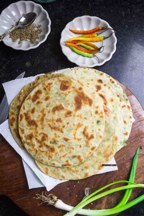 Hare Pyaz ka Paratha - Indian Vegetarian Recipes