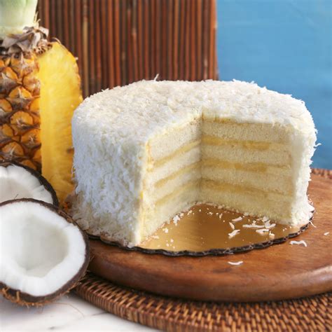 Piña Colada Pineapple Rum Cake – Daisy Cakes