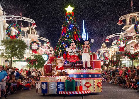 Christmas at Disney World 2023 - Walt Disney World Christmas Day Parade