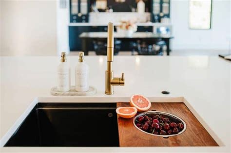 Modern Kitchen Sink With White Quartz Countertop - Soul & Lane