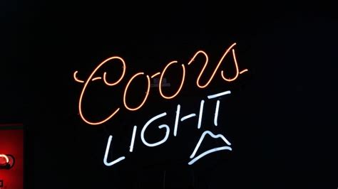 Coors Light Neon Sign | G386 | The Eddie Vannoy Collection 2020