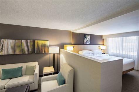 Downtown Winnipeg Hotels with Indoor Pool | Delta Hotels Winnipeg