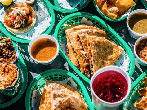 New street-style taco stand unfolds first location in The Heights - CultureMap Houston