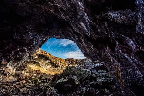 Indian Tunnel Lava Tubes Cave Stock Photo - Image of moon, national: 80413692