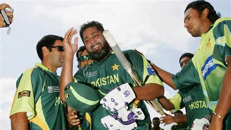 Greatest Pakistani Legendary Players in the History of Cricket - BetPro