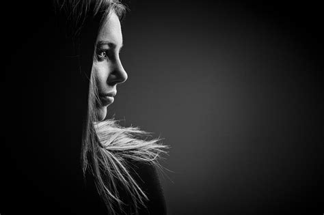 Photo Tip: Use Gazing Direction to Balance Your Portraits - 500px