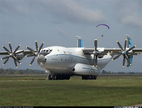 Antonov An-22A Antei - Antonov Design Bureau | Aviation Photo #1468948 | Airliners.net