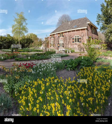 The garden of Keukenhof castle Stock Photo - Alamy