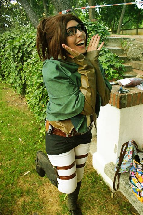 Hanji Zoe Shingeki no Kyojin Cosplay by Madi-Scarlet on DeviantArt