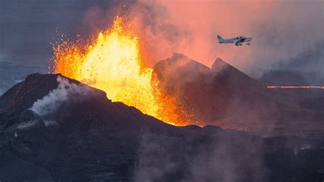 How It Happens | Volcanic Eruptions - Video - NYTimes.com