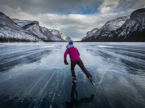 11 awesome outdoor skating rinks in Canada