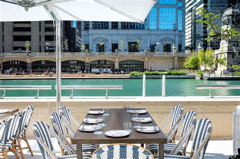 15 Waterfront Restaurants to Hit Up This Summer in Chicago | UrbanMatter