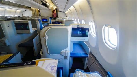 China Southern Airlines Business Class A330-300 AMS-CAN - YourTravel.TV