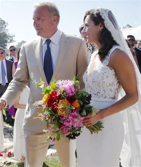 Kevin costner's daughter annie looked gorgeous on her wedding day! - scoopnest.com