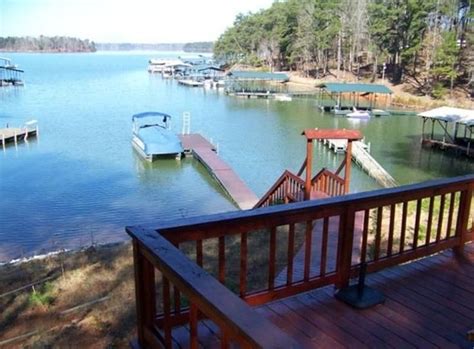 VRBO.com #321064 - Lakefront, Gorgeous Views!!! Boat Available | Lake house rentals, Vacation ...