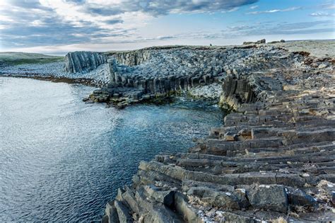 The basalt columns of Kalfshamarsvik, Iceland [2048×1365] Photographed by Einar Schioth • /r ...