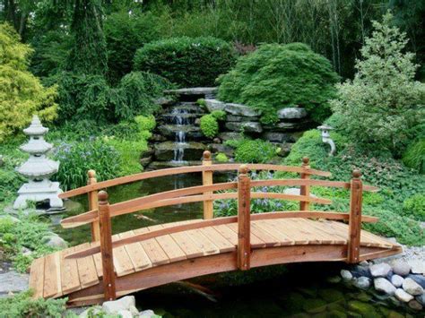 16 Divine Garden Bridges To Enter Diversity In Your Backyard | Pont de jardin, Jardin d'eau ...