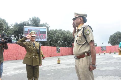 Proud Inspector father puts Assistant Commandant rank on daughter’s ...