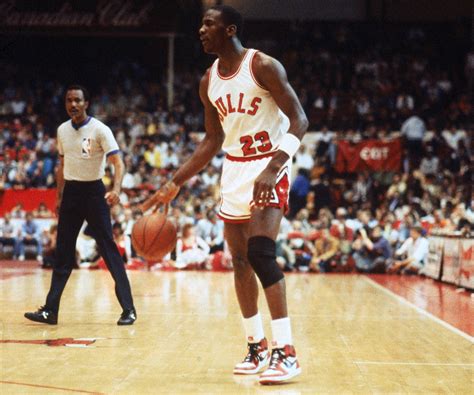 NIKE AIR JORDAN 1 CHICAGO AND THE 1985 NOSTALGIA