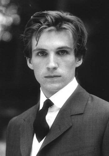 A very young Ralph Fiennes (1986) : r/imagesofthe1980s