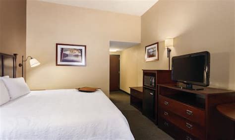 Hampton Inn Lake George hotel Suites and Guest Rooms