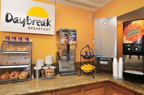 Days Inn Daybreak Breakfast - Picture of Days Inn Neptune Beach, Neptune Beach - TripAdvisor