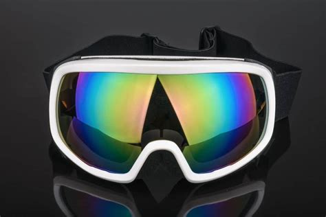 Are Ski Goggles Polarized? | Mountain Treads