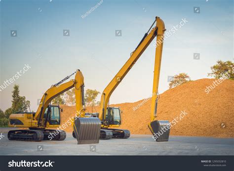 Loader Backhoeexcavator Digging Trenchyellow Backhoe Excavatorbackhoe Stock Photo 1295032810 ...