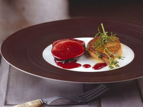 Seared Foie Gras with Red Wine Figs recipe | Eat Smarter USA