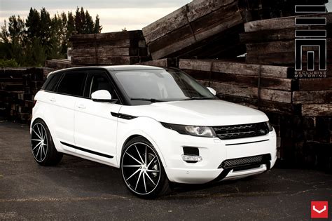 Classy Looks of Range Rover Evoque Put on Custom Wheels — CARiD.com Gallery