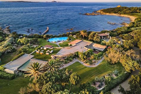 Exclusive Waterfront Villa in Porto Rotondo, Sardinia, Italy — Francis York