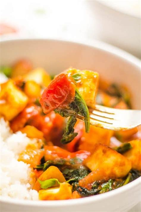 Spinach & Paneer Curry with Cherry Tomatoes - Happy Veggie Kitchen