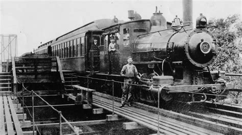 Chicago’s iconic ‘L’ train is 125 years old | Train, Train system, Chicago