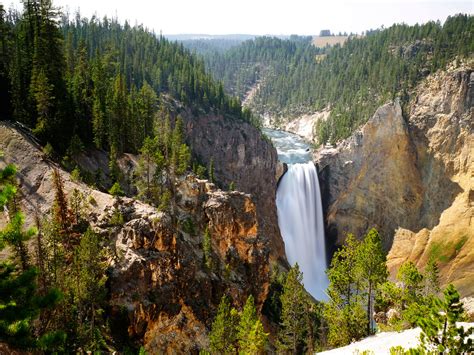 You Could Live and Work in Yellowstone National Park This Fall - Sunset ...