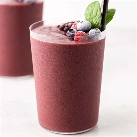 Berry Smoothie - Smoothies and Shakes