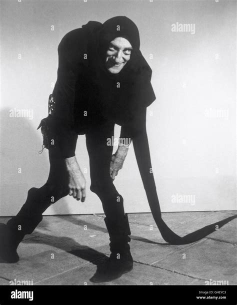 YOUNG FRANKENSTEIN USA 1974 Mel Brooks The spooky Igor (MARTY Stock Photo, Royalty Free Image ...