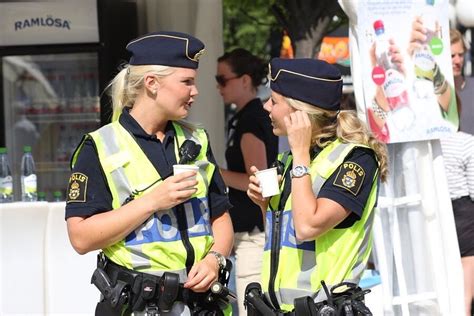 DO YOU EVER WONDER WHY THE SWEDISH POLICE NEVER ARREST ANY TERRORISTS OR PROTESTERS THROWING ...