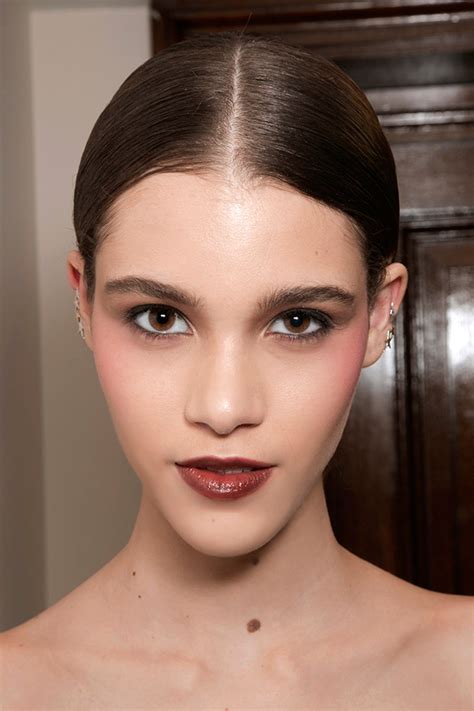 How to Wear Red Lipstick: Ideas for Every Shade | StyleCaster