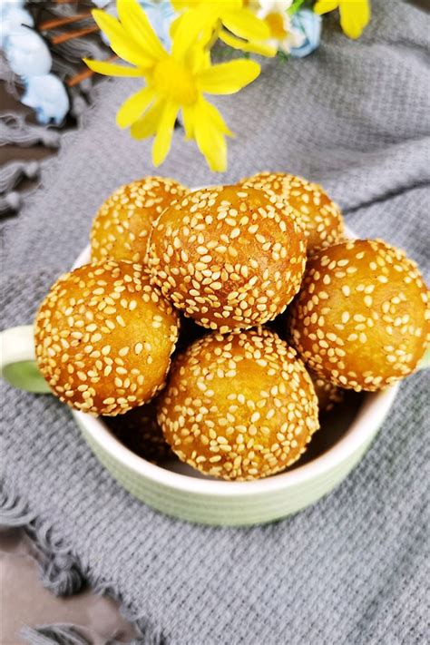 Sesame Balls Recipe - Jian Dui | Easy Chinese Recipes